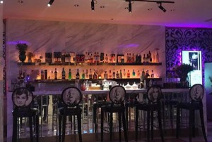 杭州金歌KTV畅饮酒店：尽享音乐与美酒之夜