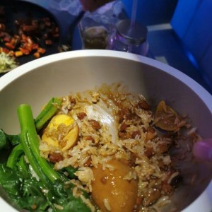 探索杭州隐藏瑰宝：城市秘境KTV之夜